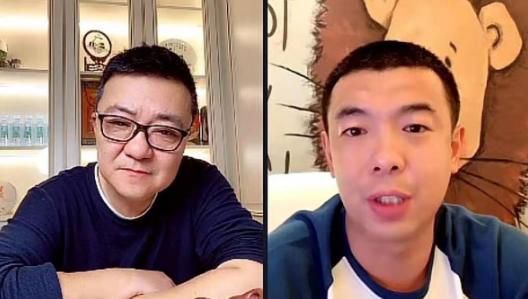 公元2046年，科技成长之下，为人类办事的机械人已很是遍及，智能机械人K-1（方力申 饰）被奥秘派到小镇协同人类履行警务，受差人队长徐年夜春（胡军 饰）监管。假名“德明”的K-1外表非凡，风骚俶傥，内置法式撑持完善社交模式，很快博得小镇女人的欢心，女警素梅（孙俪 饰）也对他芳心暗许，惹得暗恋素梅的年夜春年夜吃飞醋。两人明枪暗箭正欢，何处厢体内法式呈现误差的机械人K-88（吴京 饰）处处惹祸，德明和年夜对联手前往缉拿，年夜战七十二回合以后，K-88一番“机械人也要自由”的理论撼动了德明，不明本相的素梅也唤起德明心里只有人类才有的爱……